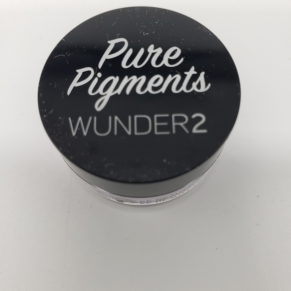 Wunder 2 Pure Pigments Ultra Fine Loose Color Powder for Eye Makeup - Picture 2 of 6